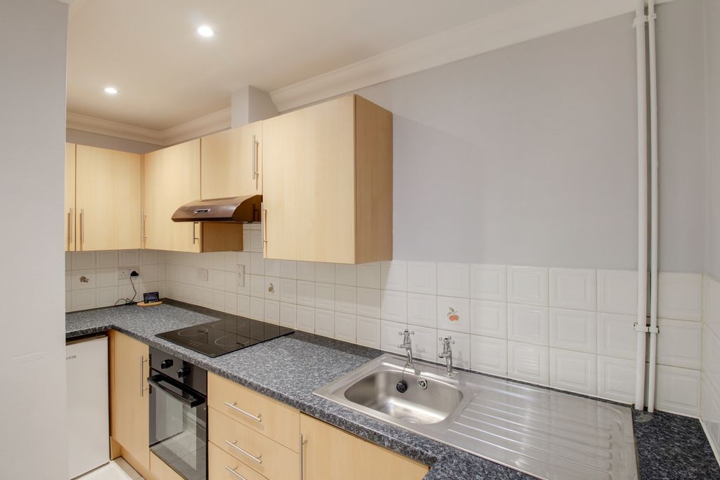 Property photo 3 of 5 Kitchen