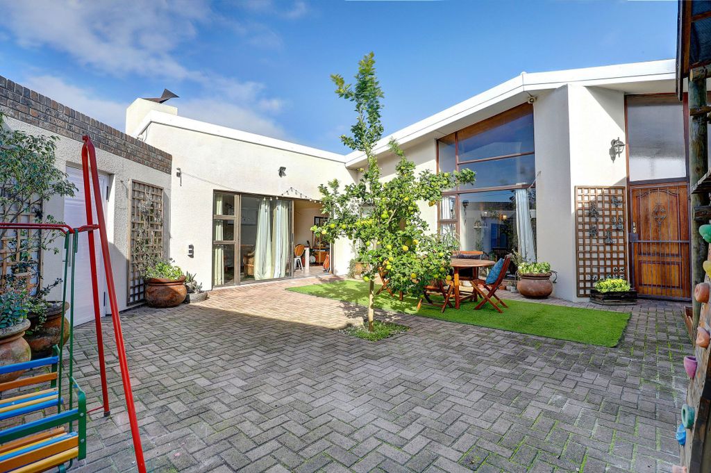 Property photo 1 of 28 Dbv1707481
