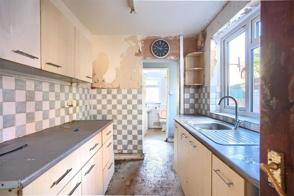 Property photo 2 of 12