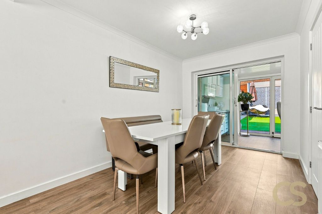 Property photo 3 of 19 5378736