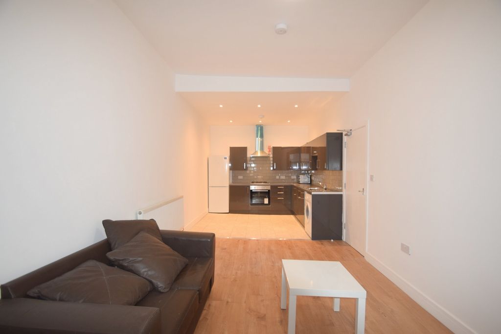 Property photo 2 of 8 Photo 4