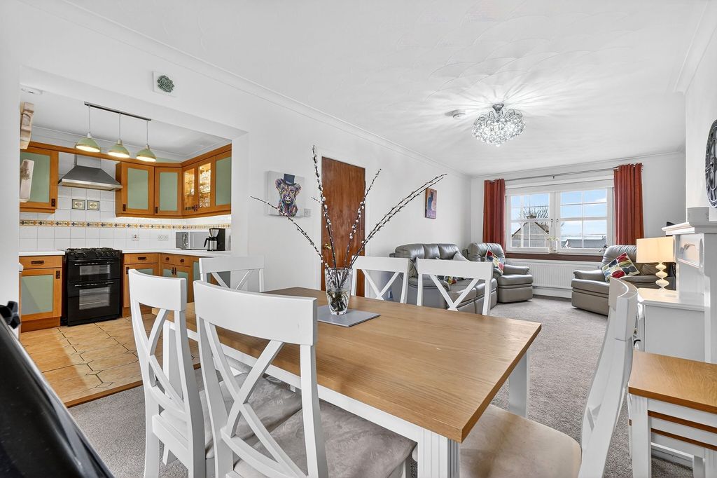 Property photo 3 of 26