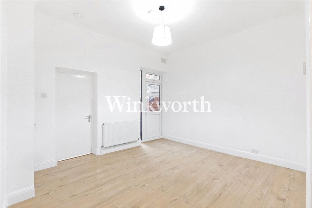 Property photo 3 of 10 Picture No. 11