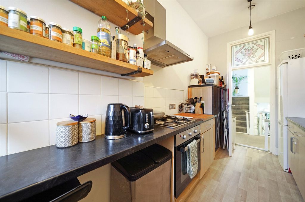 Property photo 3 of 19 Picture No. 28