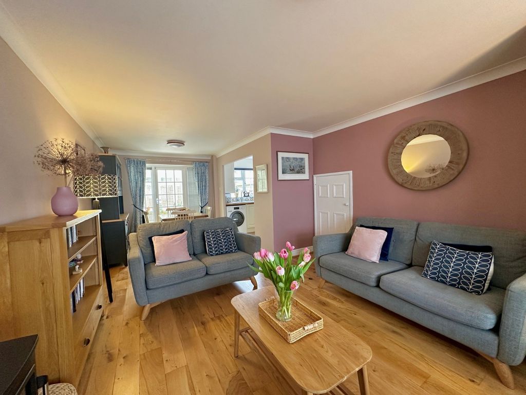 Property photo 2 of 13 Picture No. 12