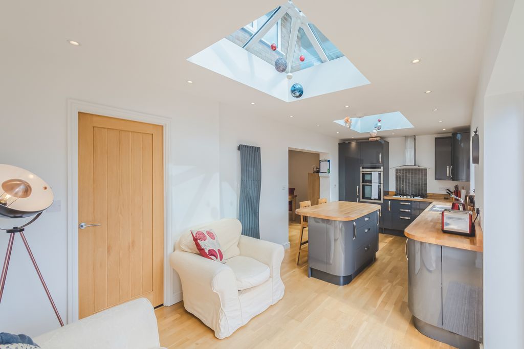 Property photo 1 of 22 250707W029