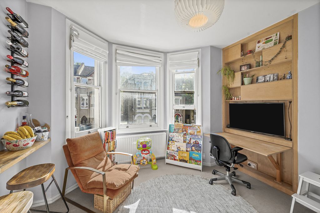 Property photo 2 of 8