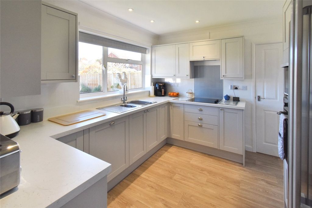 Property photo 3 of 24 Kitchen