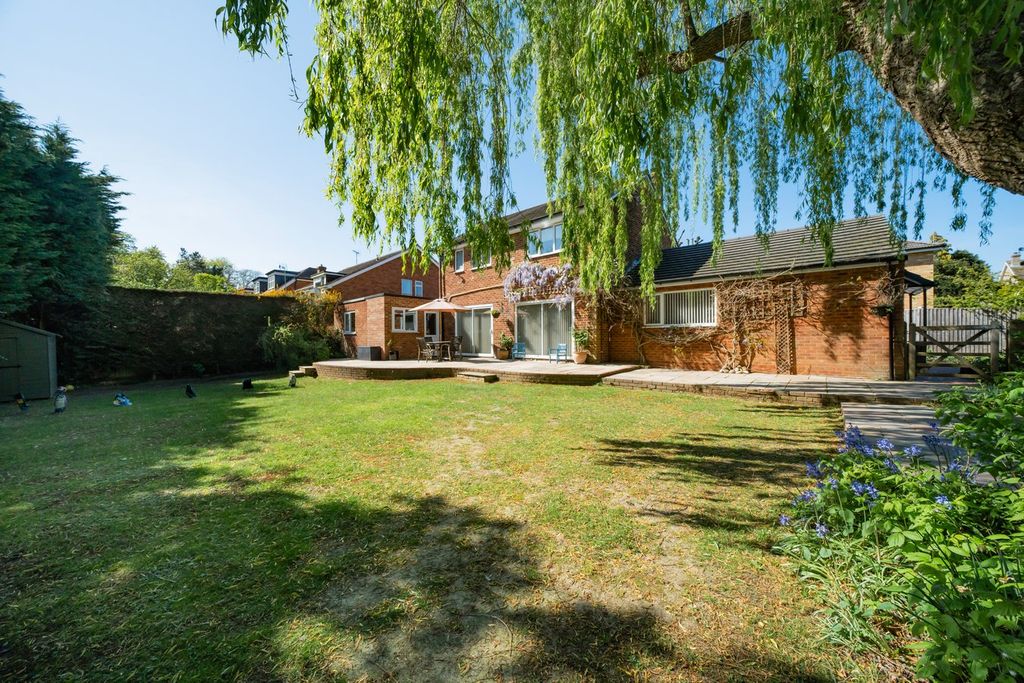 Property photo 1 of 32