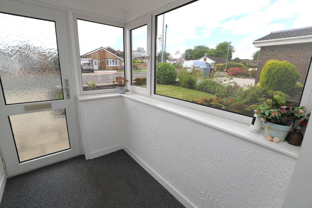 Property photo 2 of 32