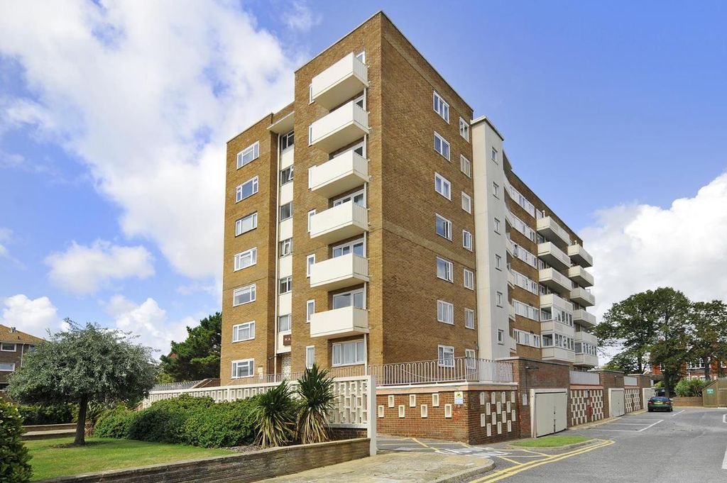 Property photo 1 of 20 127 Manor Lea Front Shot.Png