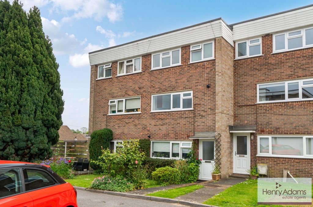 Additional image 13 of 2 bed maisonette for saleWinton Road, Petersfield GU32