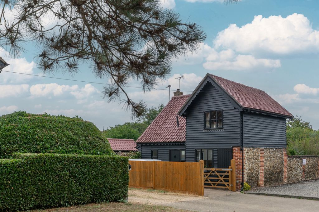Property photo 1 of 17 Picture No. 02