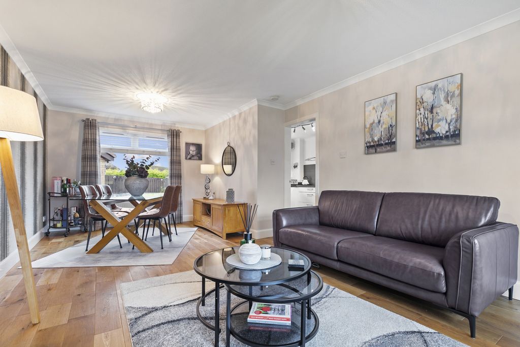 Property photo 3 of 27