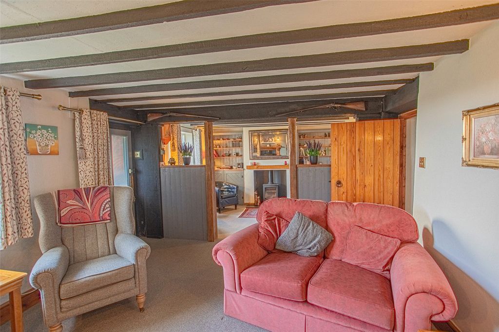 Property photo 2 of 26 Picture No. 12