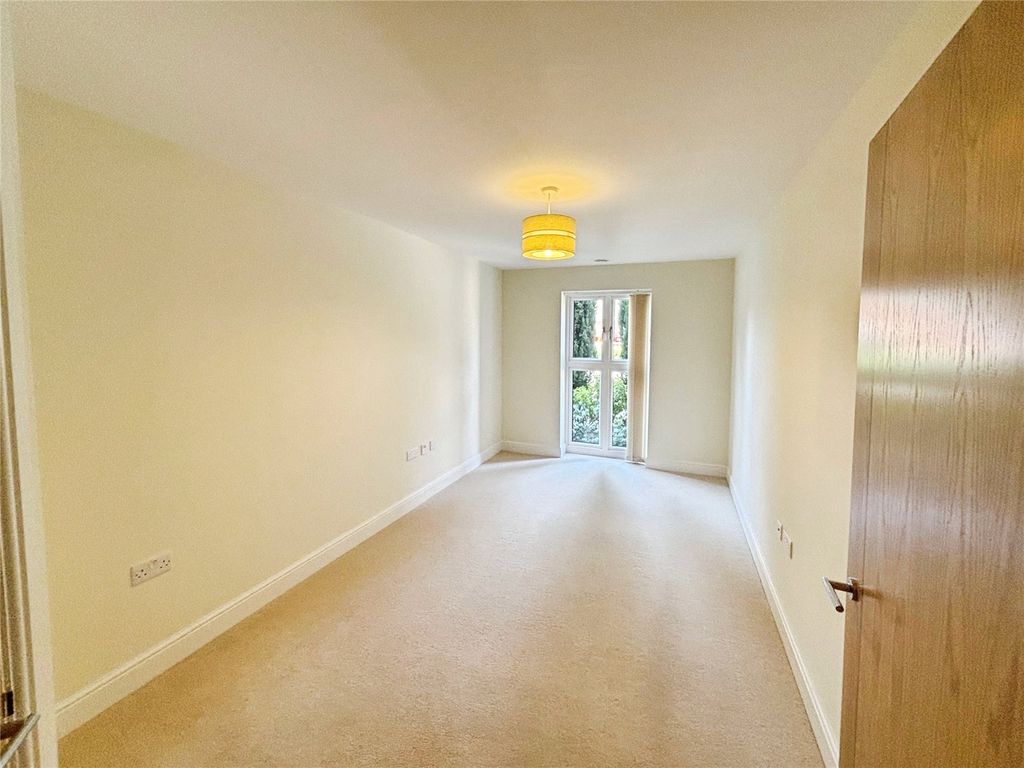 Property photo 3 of 8 Bedroom