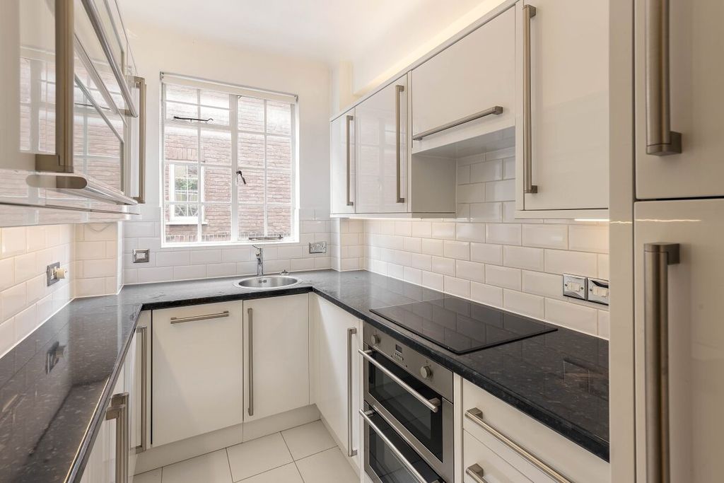 Property photo 3 of 5 Kitchen