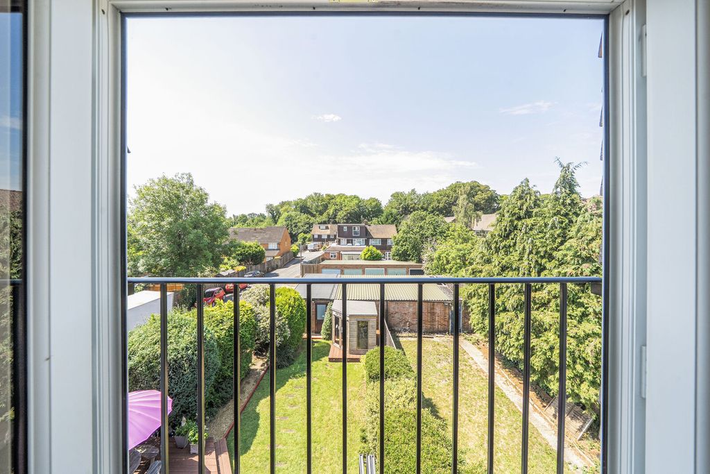 Additional image 19 of 4 bed semi-detached house for saleHoward Close, Watford WD24