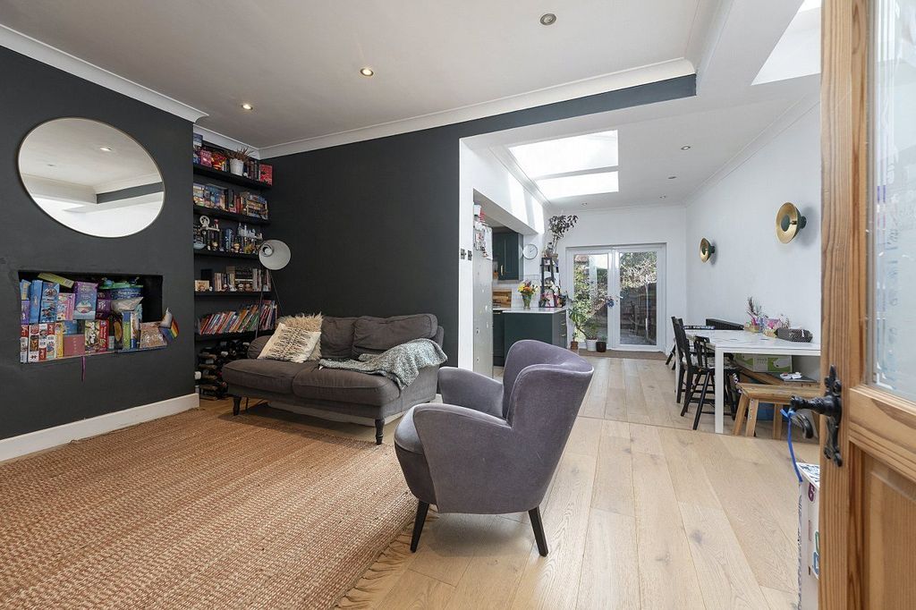 Property photo 1 of 17 Picture No. 09