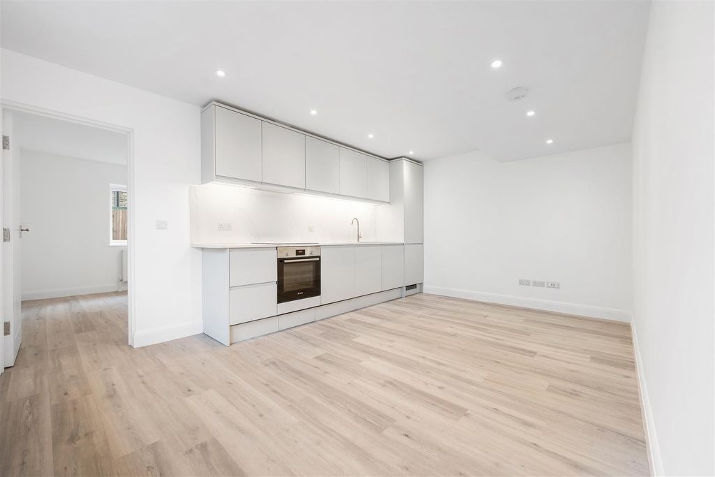 Property photo 2 of 15 Maple Road-7.Jpg