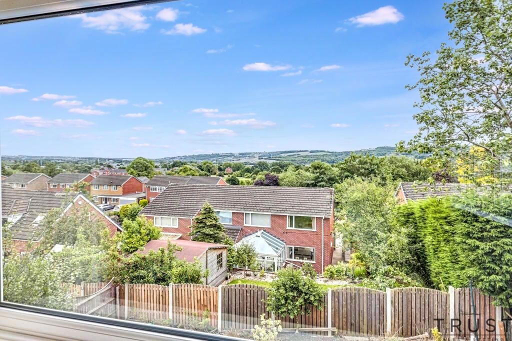 Property photo 2 of 32