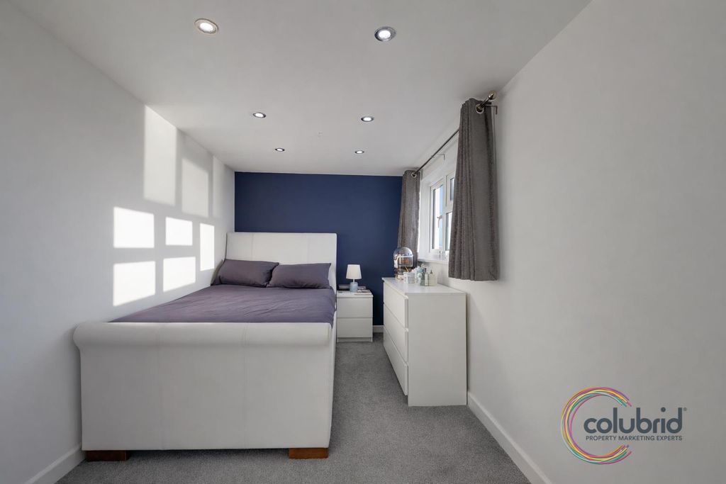 Additional image 15 of 5 bed semi-detached house for saleBlackshots Lane, Grays RM16