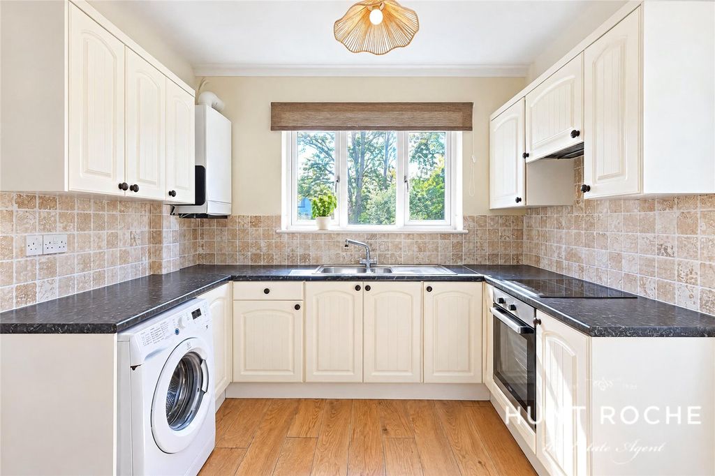 Property photo 3 of 31 Picture No. 08