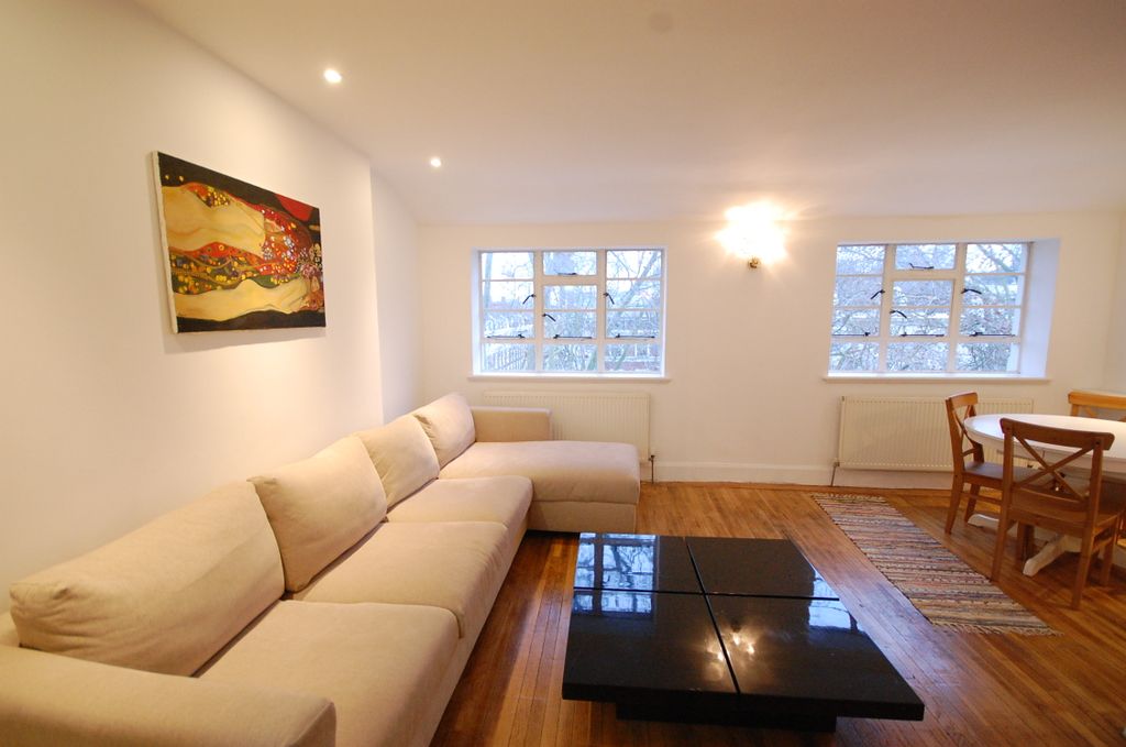 Property photo 1 of 7 Lounge