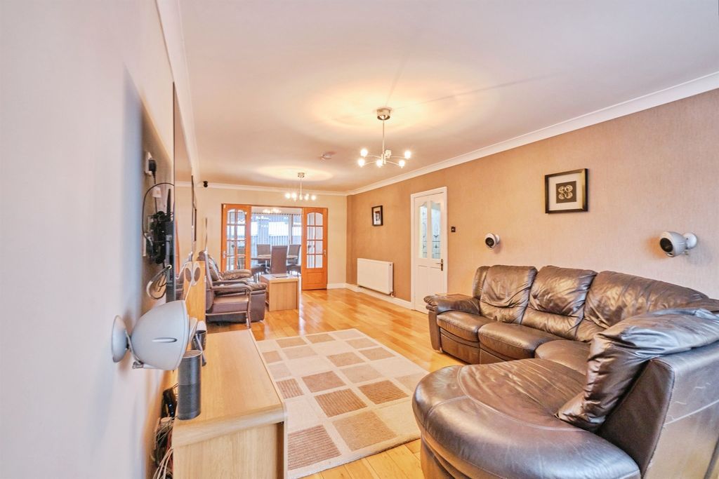 Property photo 2 of 22