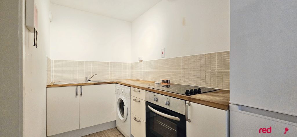 Property photo 3 of 5 Kitchen