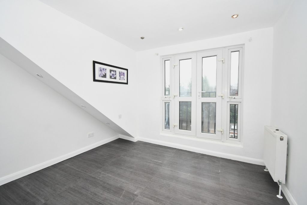 Property photo 2 of 10 4772541