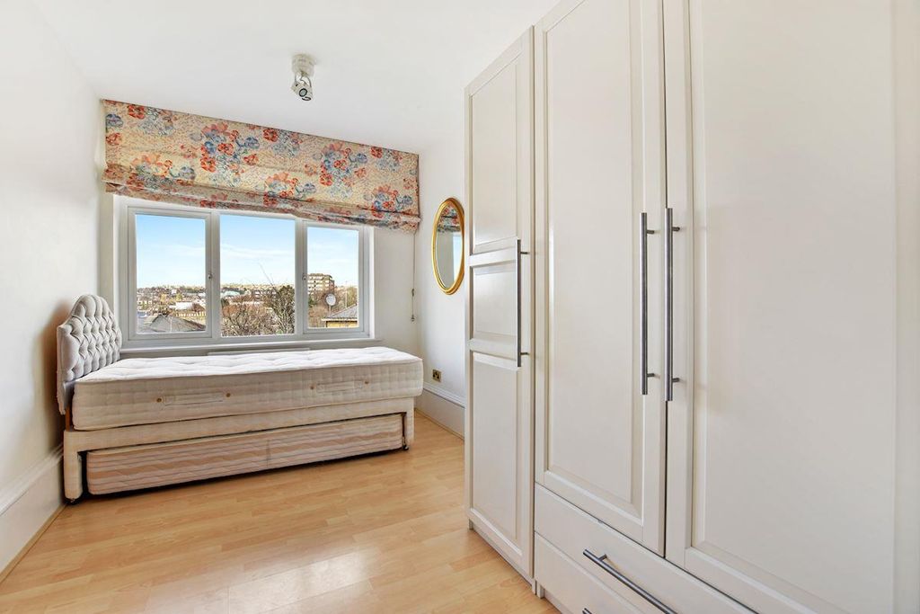 Property photo 3 of 10 4246Aa3A-4780-4B2B-87c8-94F82Ec6Bc44Dnnhhg - 8 Amp