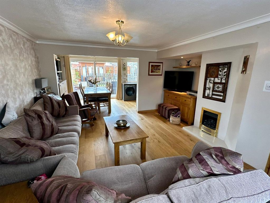 Property photo 3 of 15