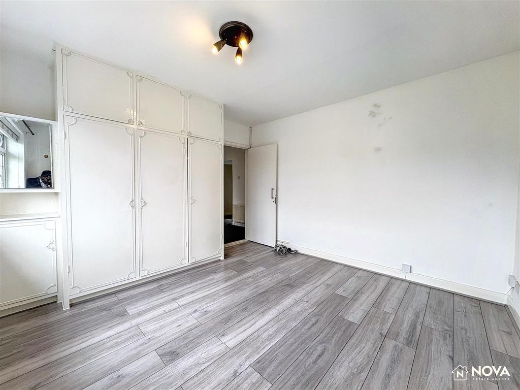 Additional image 23 of 4 bed detached house for saleOld Bedford Road, Luton LU2