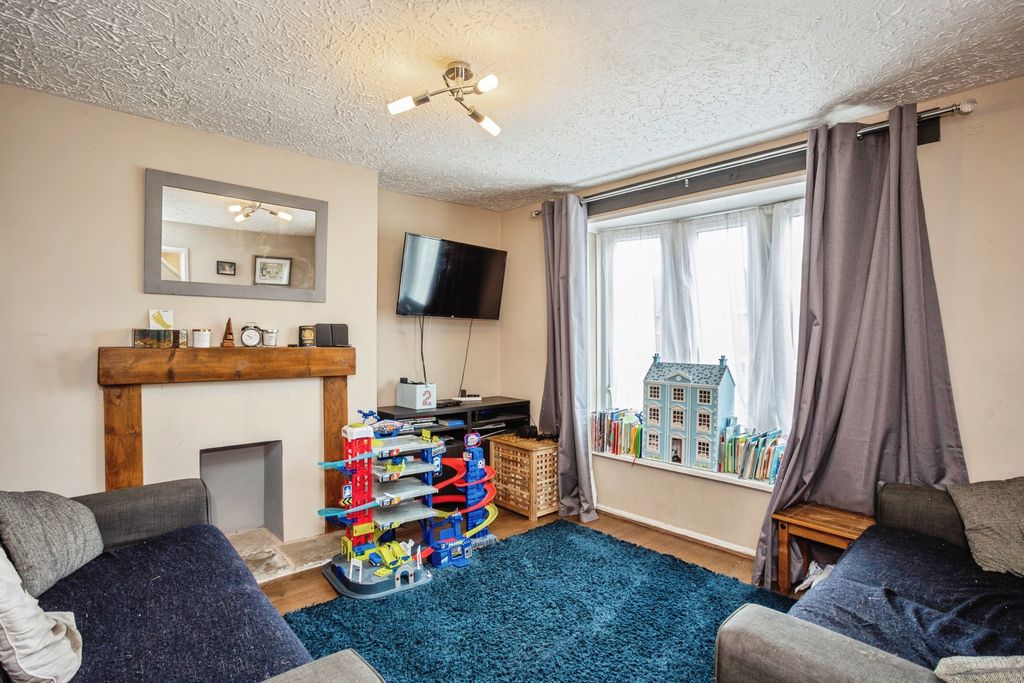 Property photo 3 of 30