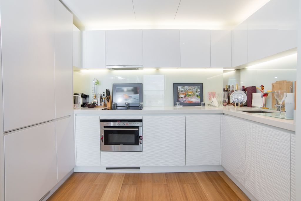 Property photo 3 of 7 Kitchen