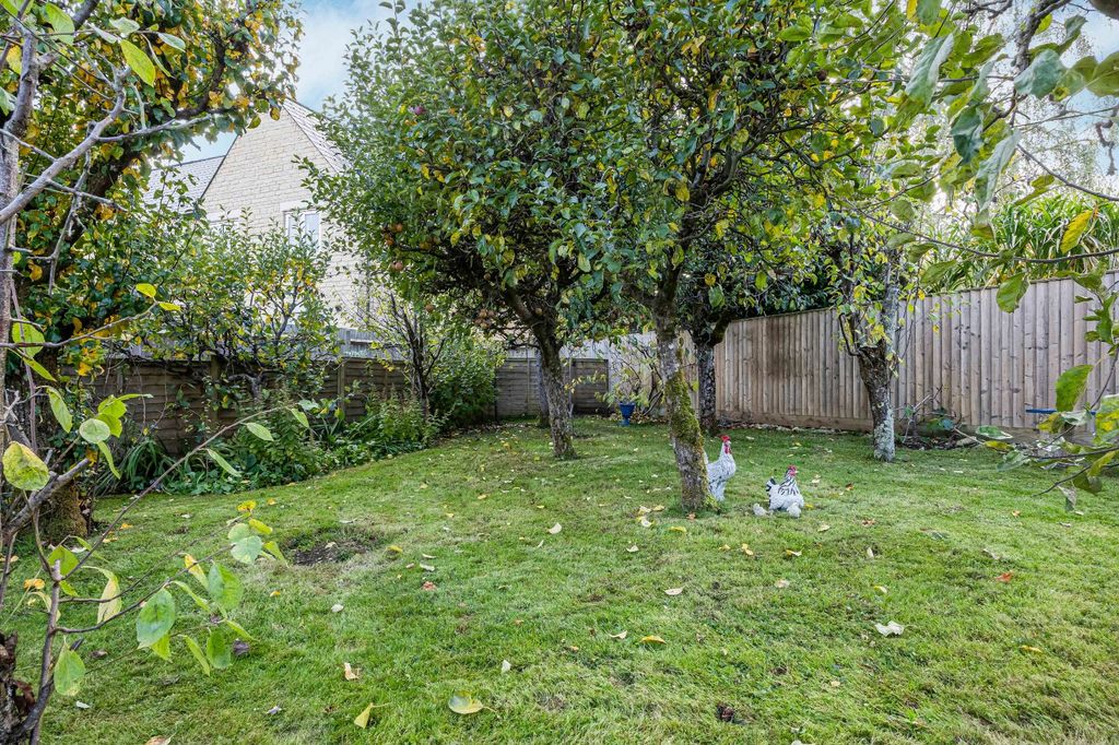 Property photo 2 of 18 Picture No. 11