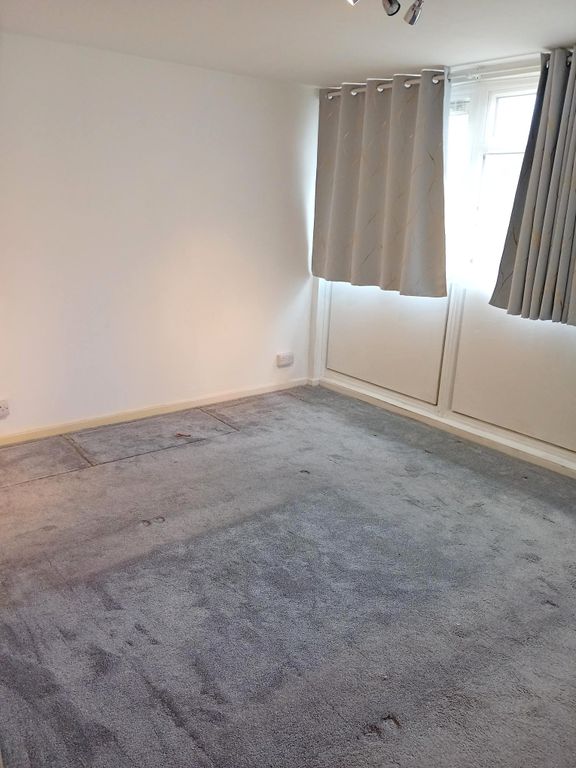 Property photo 2 of 3
