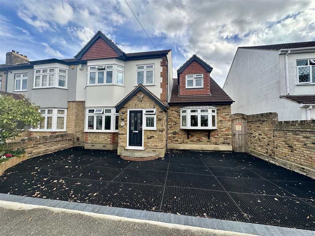 Property photo 1 of 16 External