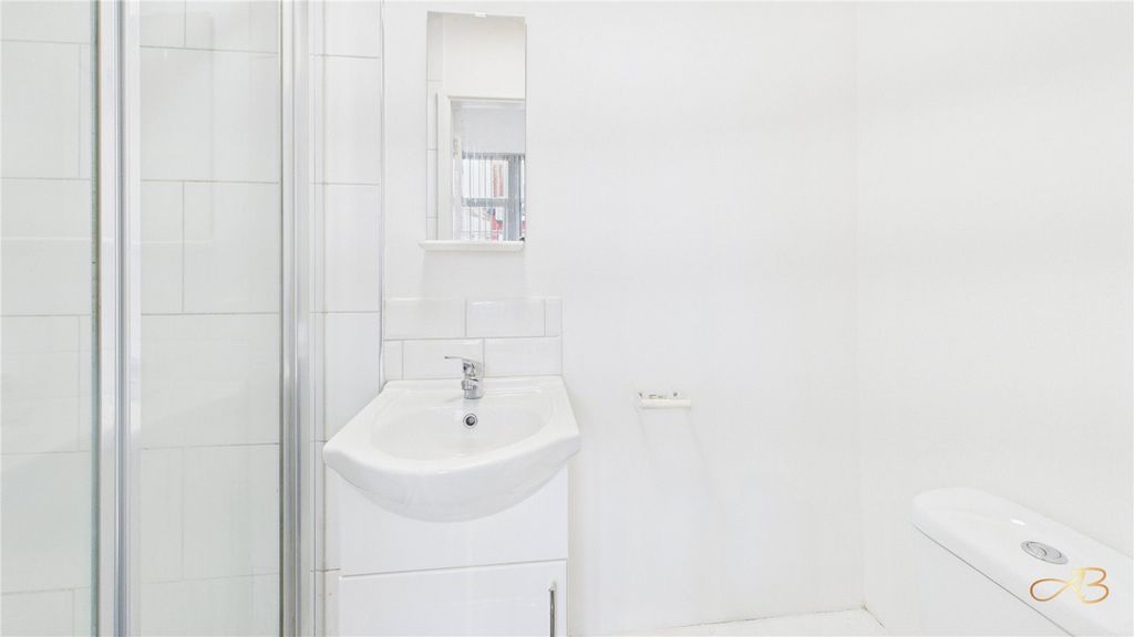 Property photo 2 of 4 Picture No. 06