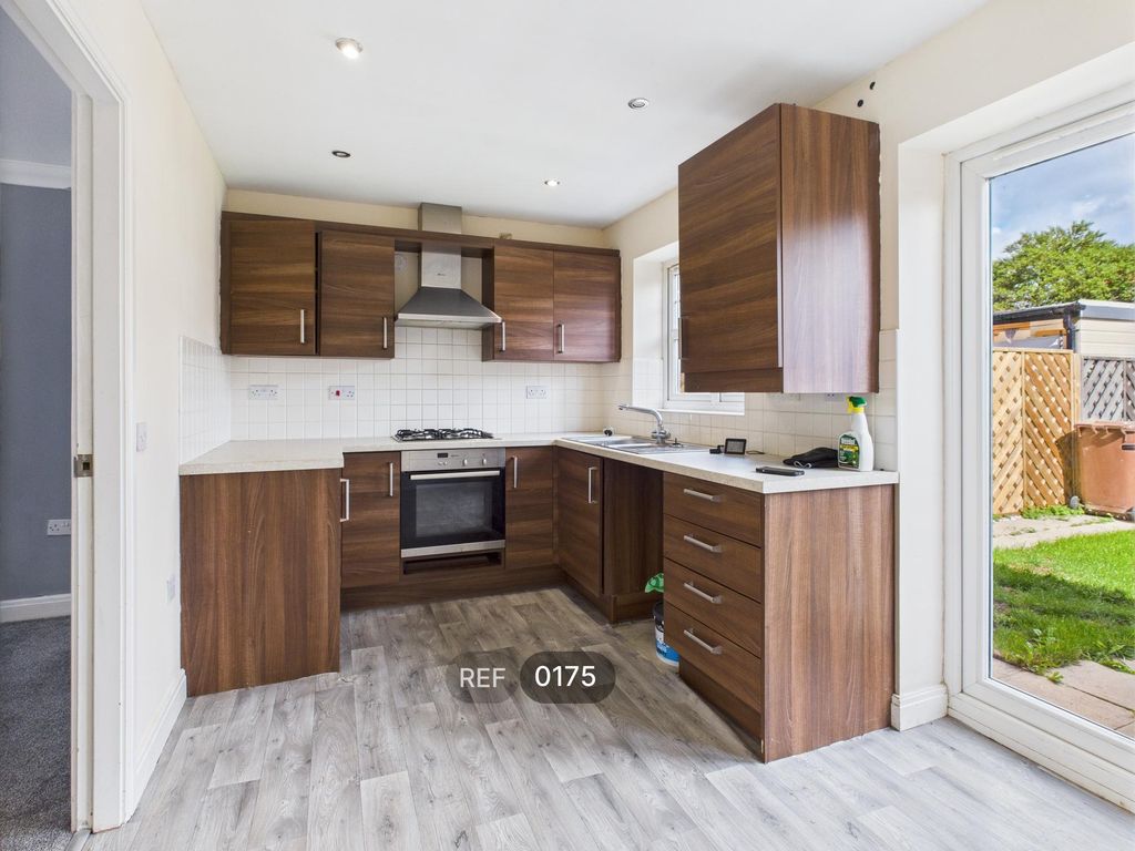 Property photo 2 of 32 Kitchen