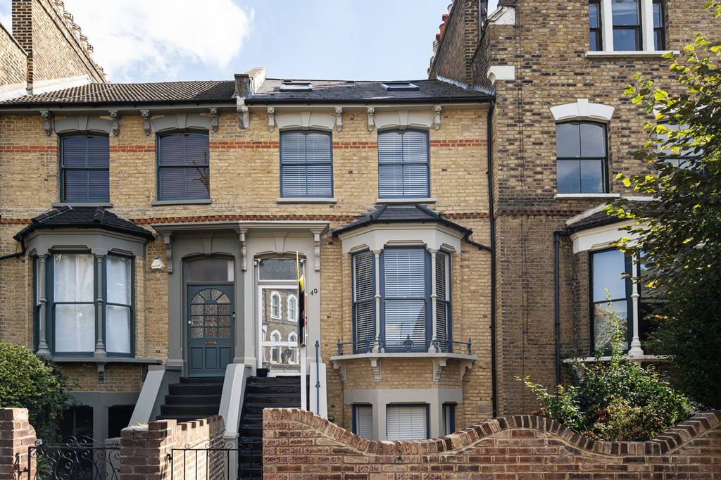 Property photo 2 of 13