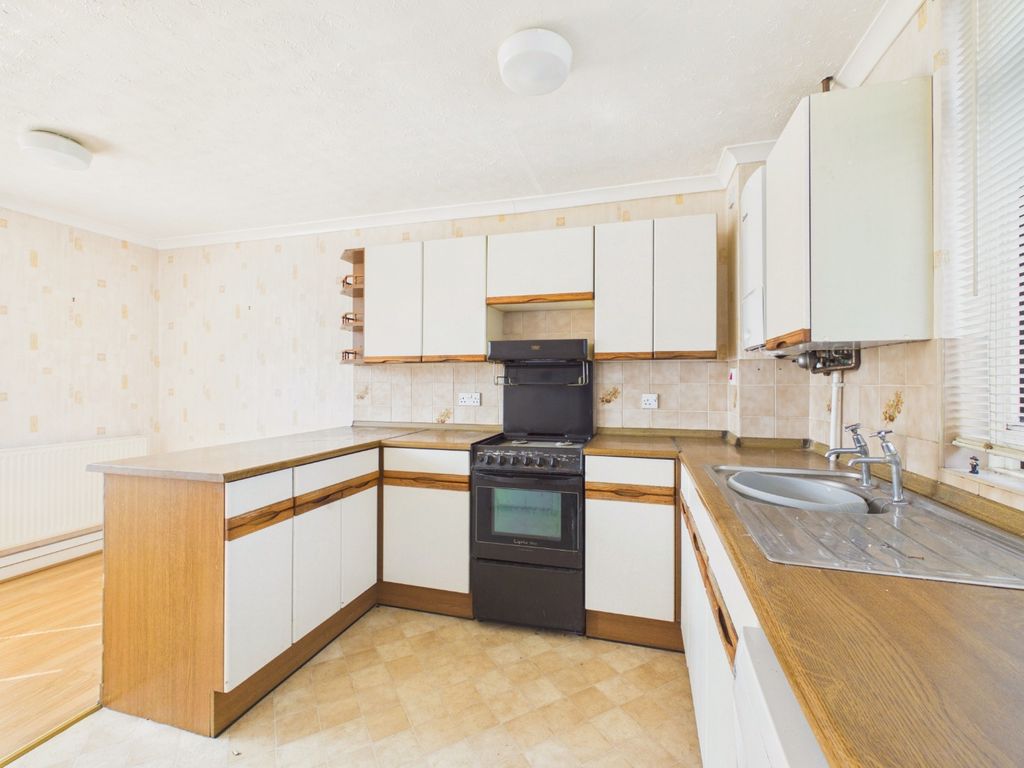 Property photo 3 of 18 4906895
