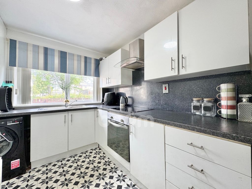 Property photo 3 of 19 Culzean Place, Kilwinning Kitchen Pic