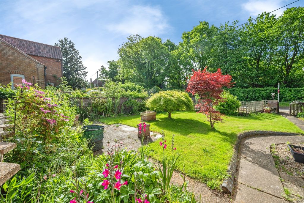 Property photo 2 of 18