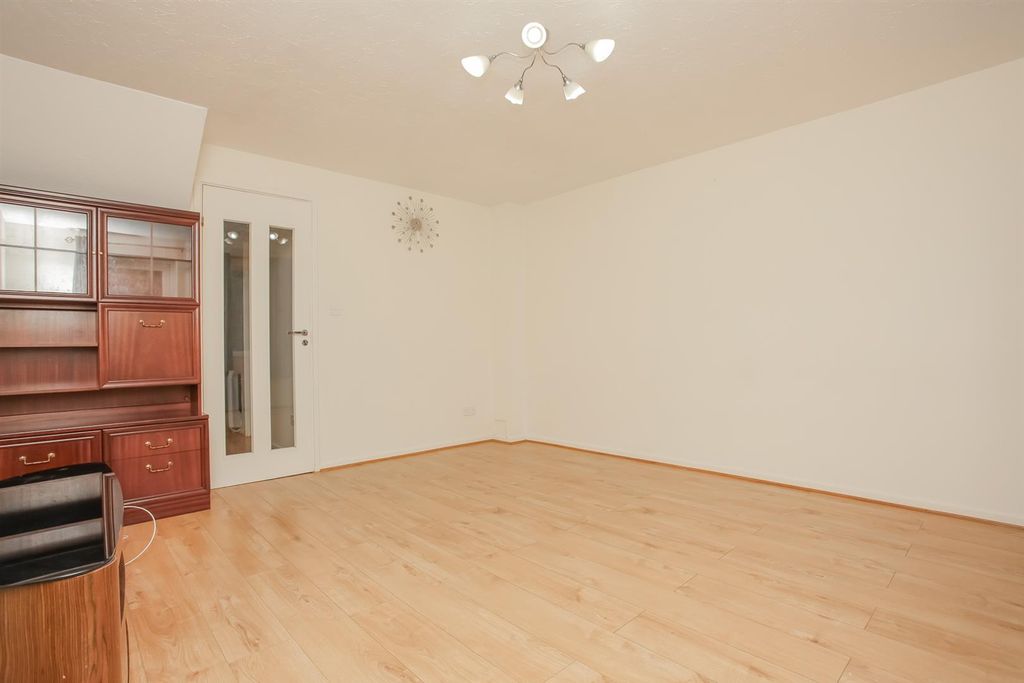 Property photo 2 of 13 Img_4843.Jpg