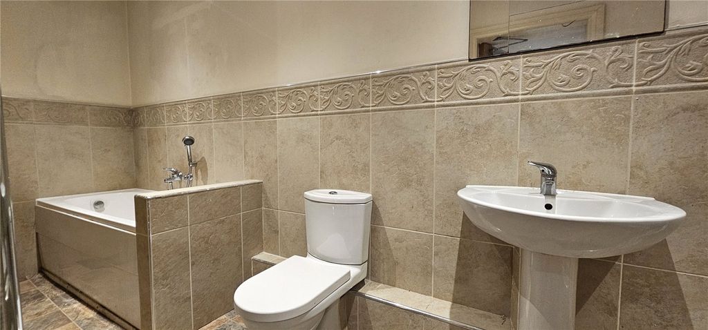 Additional image 10 of 2 bed flat for saleWinckley Square, Preston, Lancashire PR1