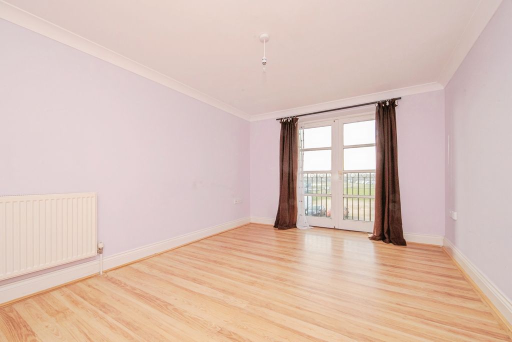 Property photo 3 of 14 Photo