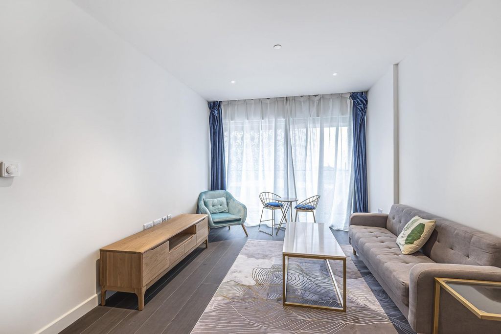 Property photo 3 of 12 Reception