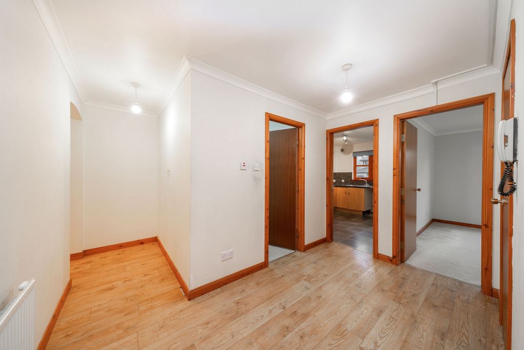 Property photo 2 of 15 Photo 4